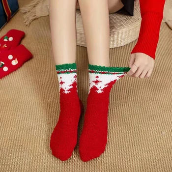 1pair Vianočné Fuzzy Ponožky Mäkká Našuchorený Cartoon Elk Santa Claus Ponožky Zimné Pribrala Coral Velvet Teplé Ponožky Nový Rok Darčeky